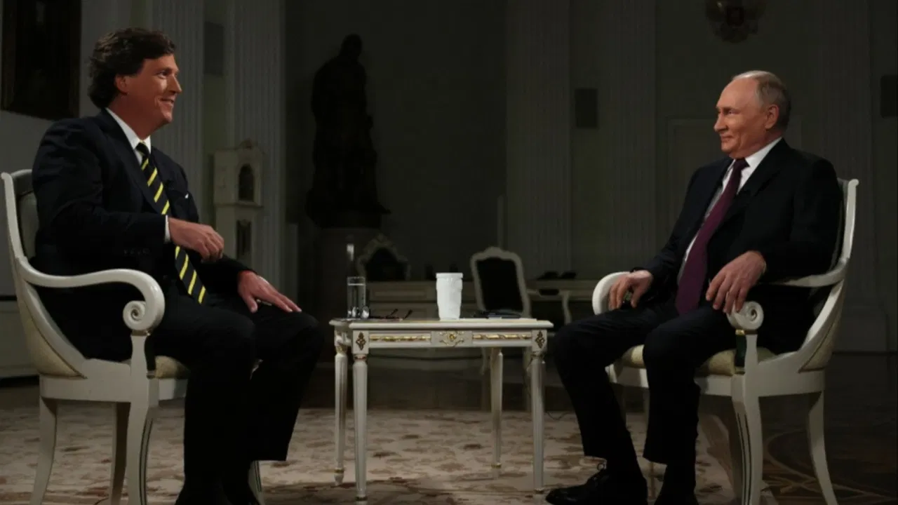 Vladimir Putin i Taker Karlson