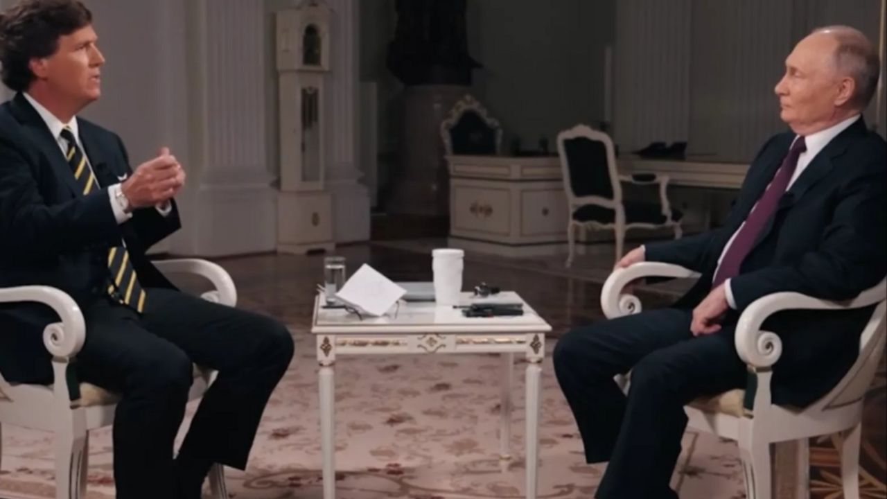Taker Karlson i Vladmir Putin