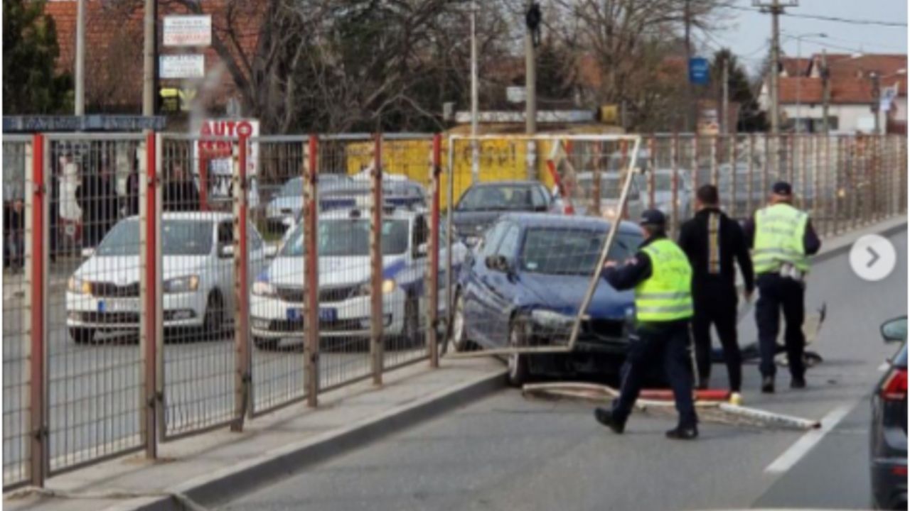 bmw se zakucao u ogradu