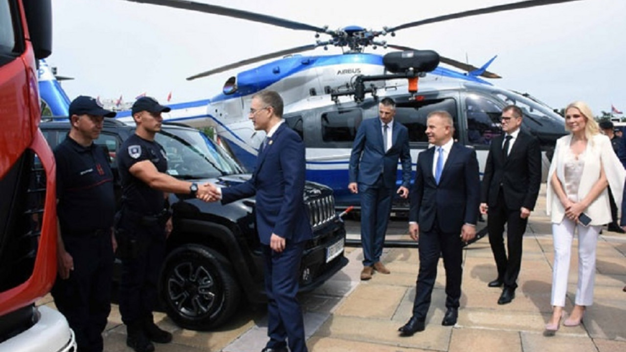 Nebojša Stefanović na primopredaji helikoptera